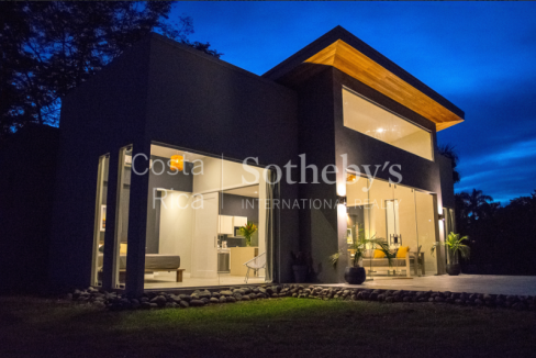 4-home-5-acre-investor-rental-compound-with-tennis-court-and-pools-Costa-Rica-Ushombi-14