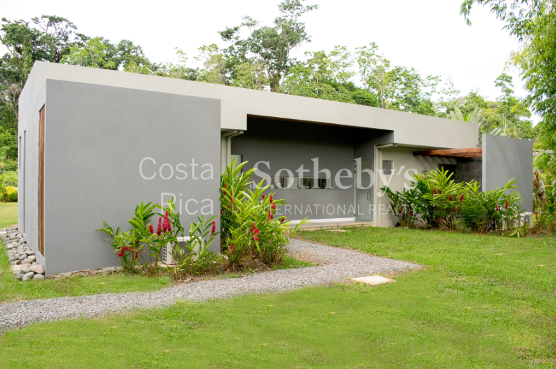4-home-5-acre-investor-rental-compound-with-tennis-court-and-pools-Costa-Rica-Ushombi-16