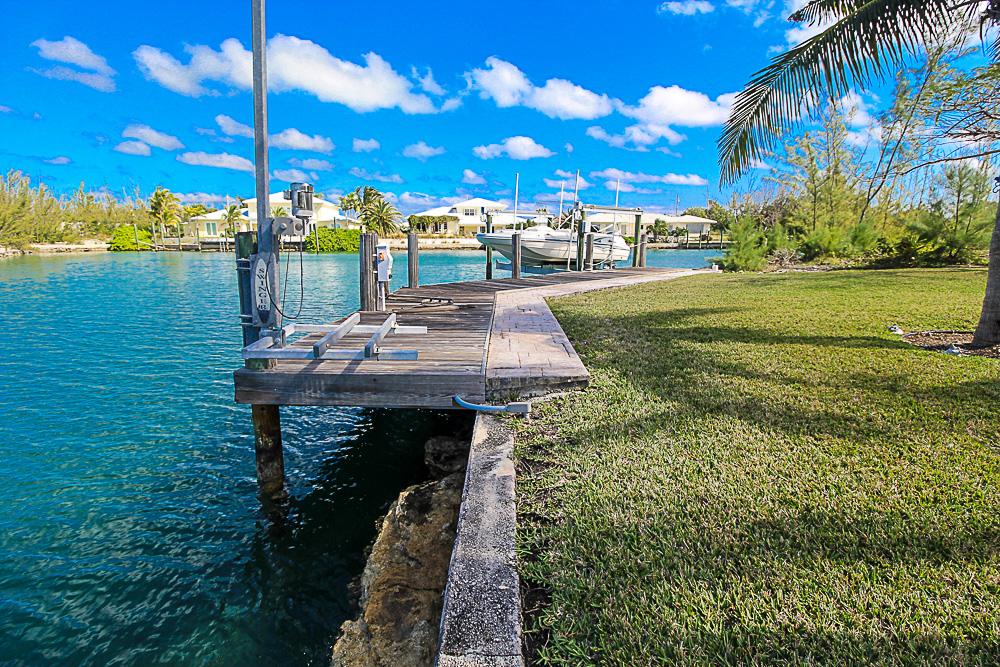 Luxurious-Canal-Front-Estate-in-Fortune-Bay-Grand-Bahama-Freeport-Bahamas-Ushombi-31