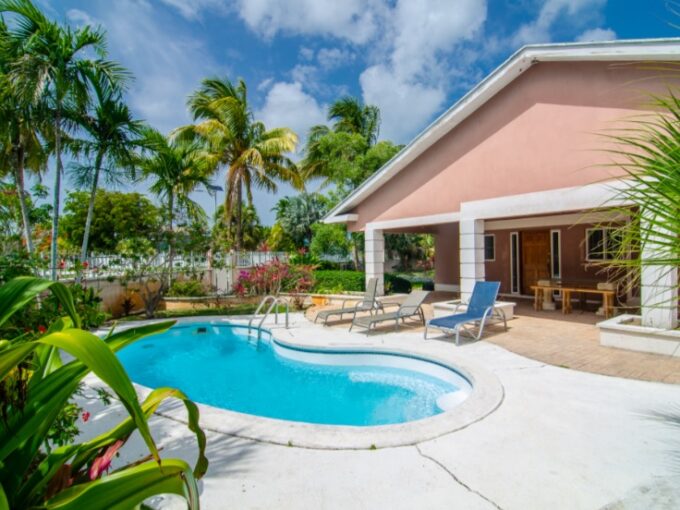 cozy-4br-home-in-cable-beach-nassau-bahamas-ushombi