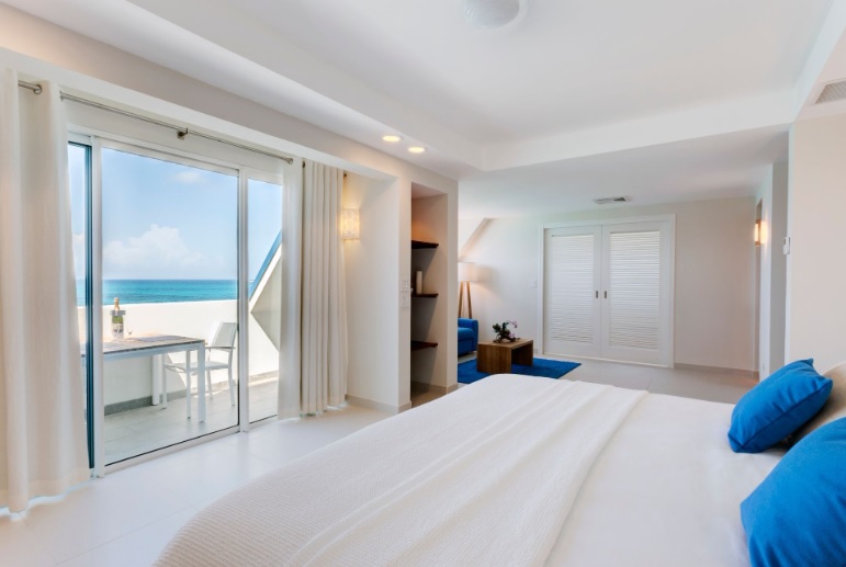 simpson-bay-beachfront-penthouse-simpson-bay-le-papillon-residence-sint-maarten-ushombi