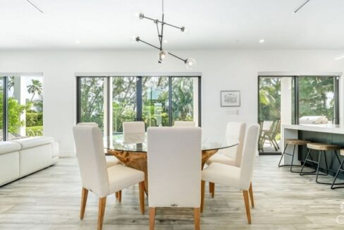 crystal-harbour-stunning-5br-modern-home-crystal-harbour-cayman-islands-ushombi-4