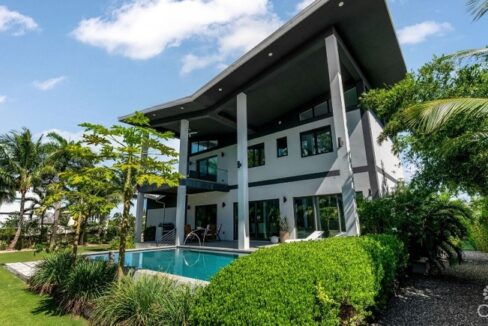 crystal-harbour-stunning-5br-modern-home-crystal-harbour-cayman-islands-ushombi-8