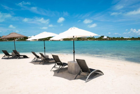 beachfront-exquisite-4br-horizon-villa-chalk-sound-turks-and-caicos-ushombi-12
