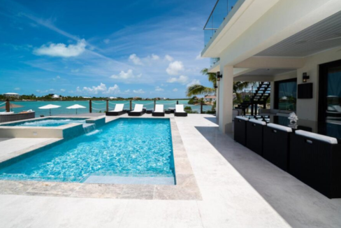 beachfront-exquisite-4br-horizon-villa-chalk-sound-turks-and-caicos-ushombi-2
