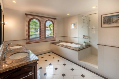 porto-cupecoy-waterfront-2br-condo-porto-cupecoy-st-maarten-ushombi-7