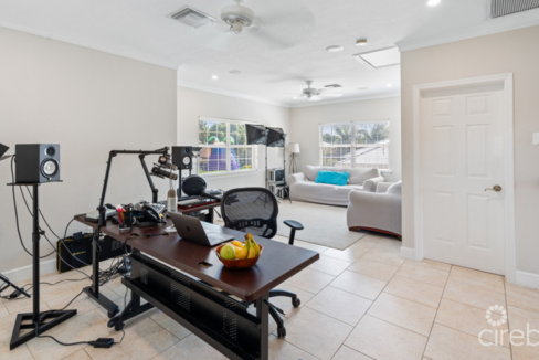 savannah-estates-honey-hill-3br-home-grand-cayman-cayman-islands-ushombi-9