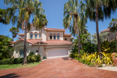 viscaya-3br-waterfront-townhome-cayman-islands-ushombi-2