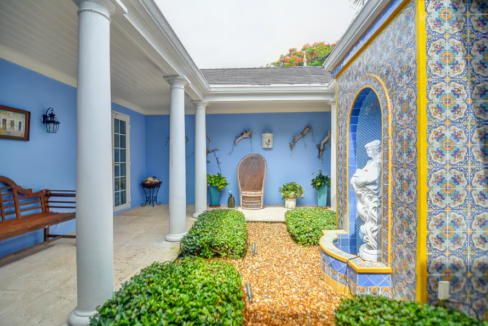 a-little-southern-comfort-nassau-bahamas-ushombi-4