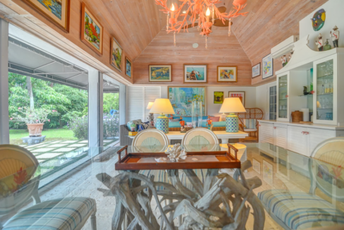 a-little-southern-comfort-nassau-bahamas-ushombi-8