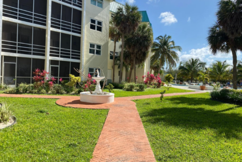 cove-house-condominiums-2br-freeport-bahamas-ushombi-2