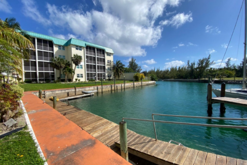 cove-house-condominiums-2br-freeport-bahamas-ushombi-4
