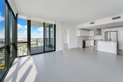 canvas-condo-2br-in-downtown-miami-miami-florida-ushombi-3