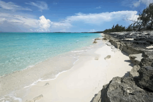 tar-bay-bahamas-5-5-acre-beachfront-opportunity-exuma-bahamas-ushombi-3