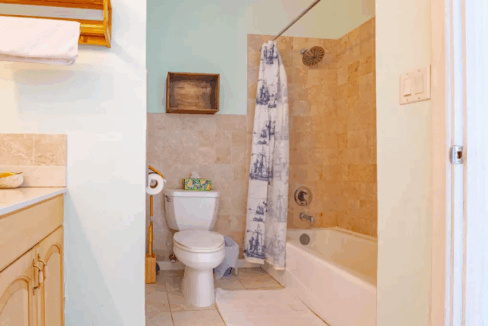 west-bay-street-3br-bahamian-home-nassau-bahamas-ushombi-5