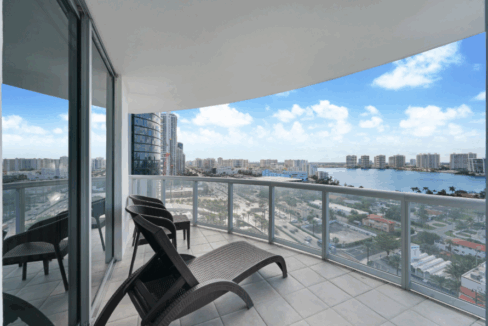 marenas-resort-2br-renovated-oceanview-condo-sunny-isles-florida-ushombi-1