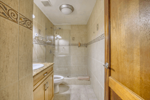 rainbow-beach-club-2br-oceanview-condo-cupcoy-sint-maarten-ushombi-6
