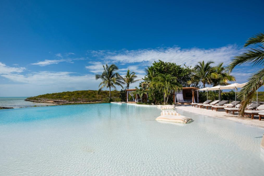 443-columbus-beach-cottage-in-tci-ambergris-cay-turks-and-caicos-ushombi-9
