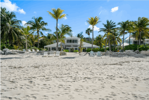 love-beach-5br-beachfront-bliss-love-beach-bahamas-ushombi-3