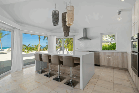 love-beach-5br-beachfront-bliss-love-beach-bahamas-ushombi-5