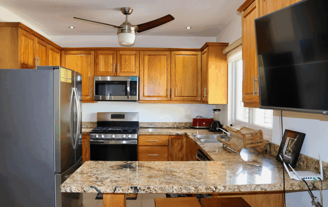 roatan1-3br-remodeled-home-west-bay-honduras-ushombi-4