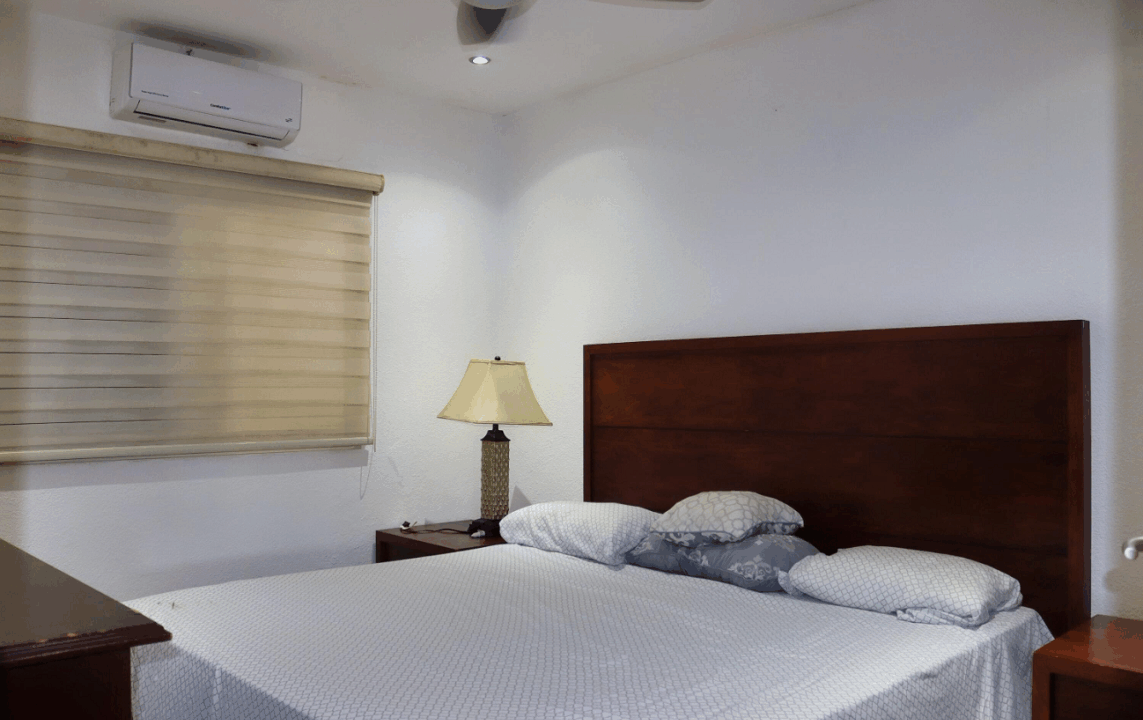 roatan1-3br-remodeled-home-west-bay-honduras-ushombi-5