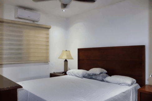 roatan1-3br-remodeled-home-west-bay-honduras-ushombi-5