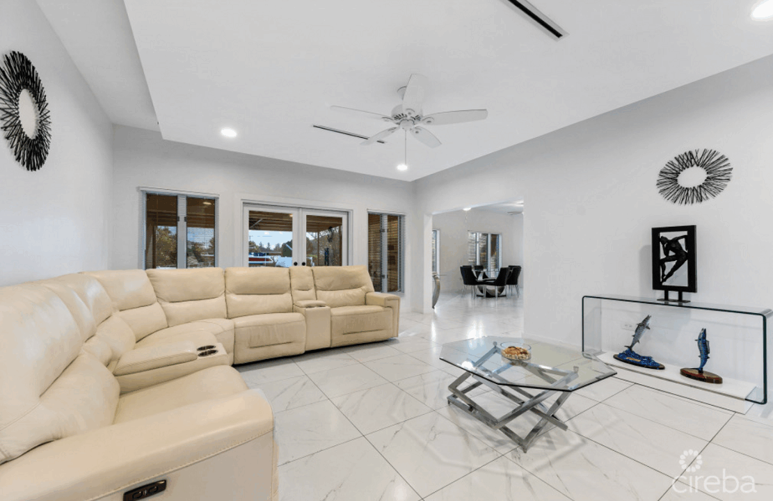 north-sound-estates-3br-canal-front-home-north-sound-estates-cayman-islands-ushombi-2
