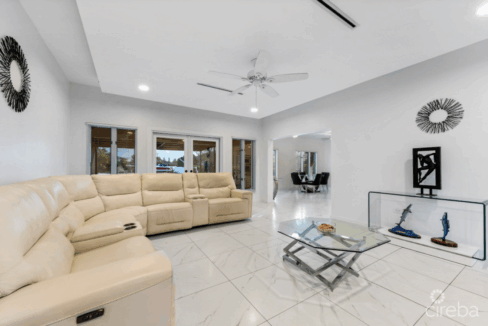 north-sound-estates-3br-canal-front-home-north-sound-estates-cayman-islands-ushombi-2