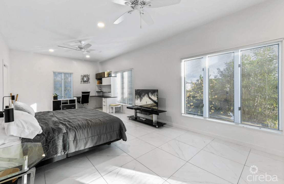 north-sound-estates-3br-canal-front-home-north-sound-estates-cayman-islands-ushombi-5