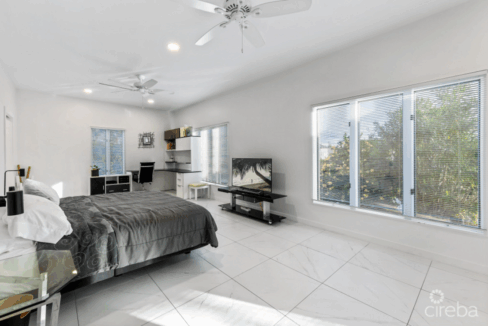 north-sound-estates-3br-canal-front-home-north-sound-estates-cayman-islands-ushombi-5