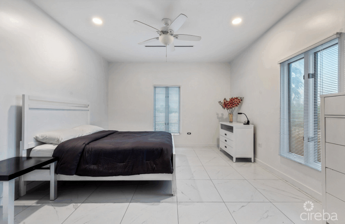 north-sound-estates-3br-canal-front-home-north-sound-estates-cayman-islands-ushombi-7