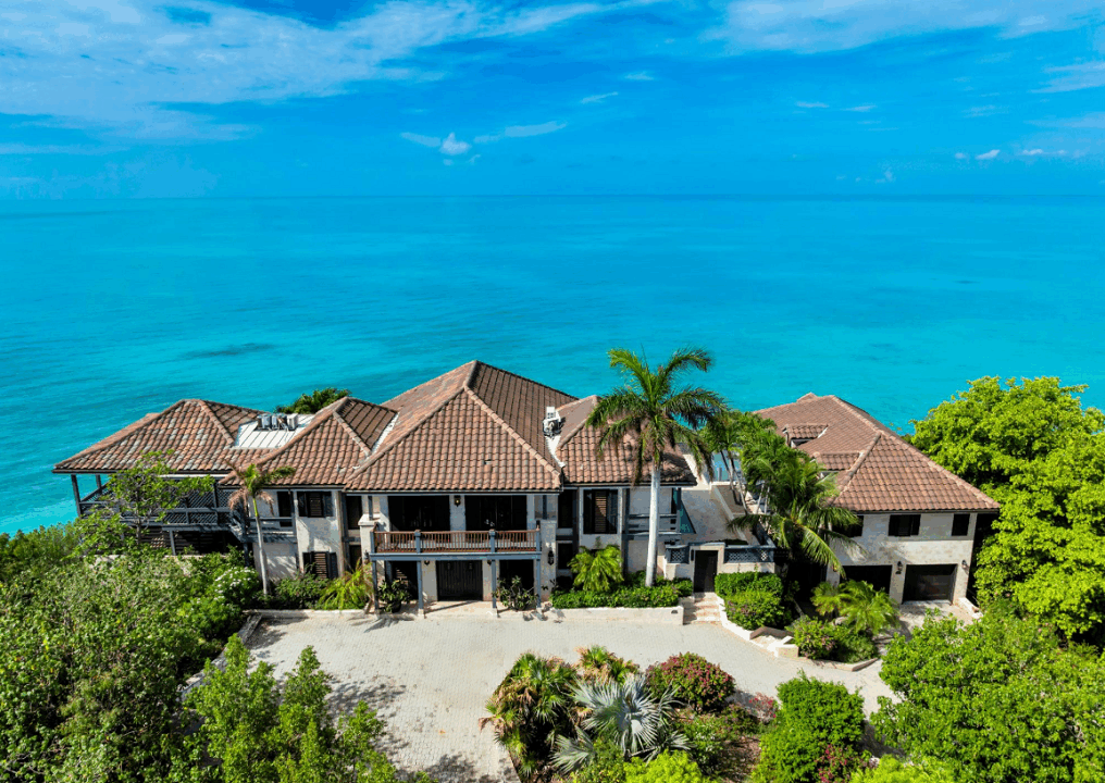villa-sea-cliff-in-turks-and-caicos-ushombi-1