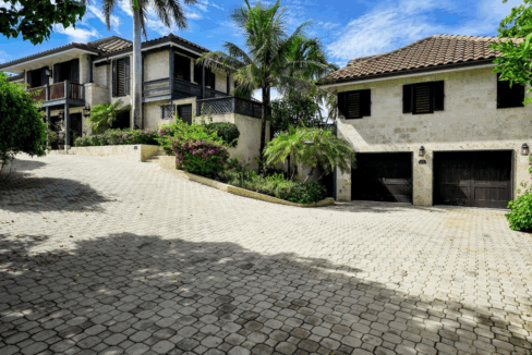 villa-sea-cliff-in-turks-and-caicos-ushombi-5