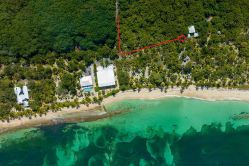 caufield-beach-cottage-on-roatan-island-honduras-ushombi-1