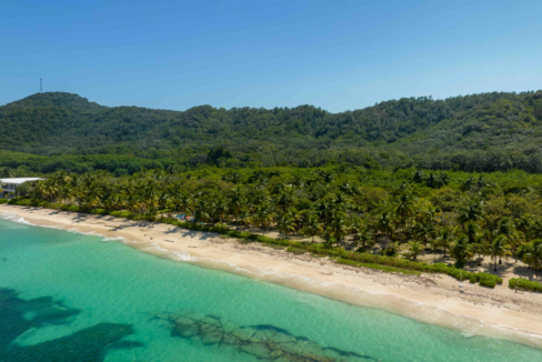 caufield-beach-cottage-on-roatan-island-honduras-ushombi-10