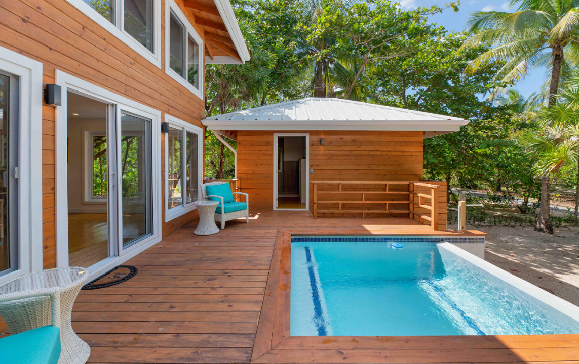 caufield-beach-cottage-on-roatan-island-honduras-ushombi-3