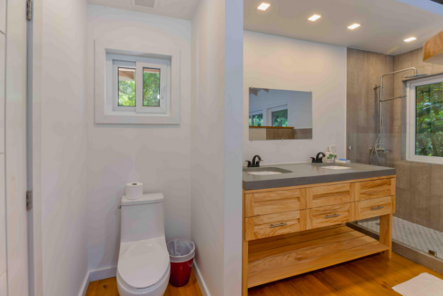 caufield-beach-cottage-on-roatan-island-honduras-ushombi-8