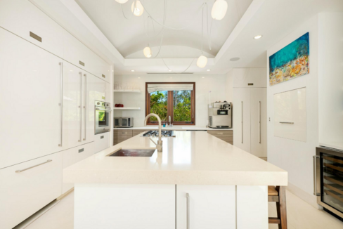 turtle-tail-estate-8br-private-peninsula-turtle-tail-turks-and-caicos-ushombi-8