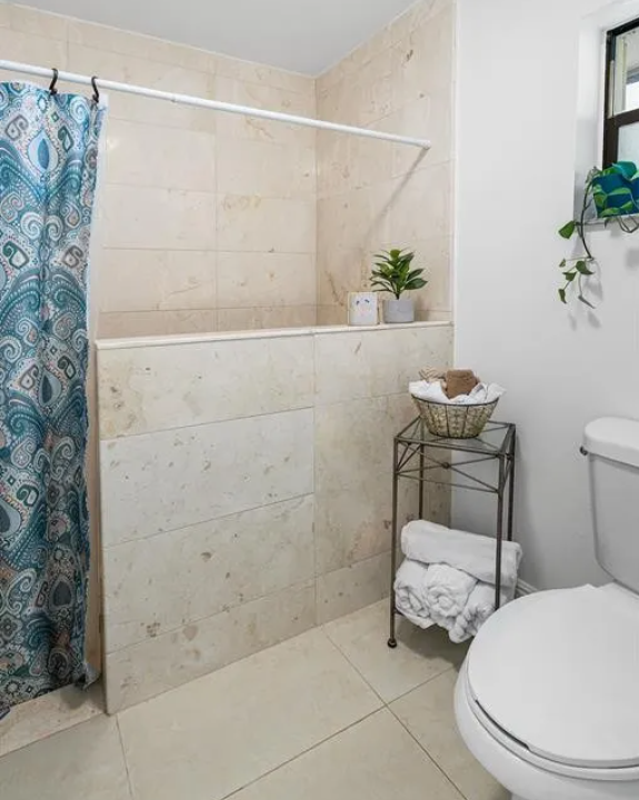 deer-creek-modern-2br-home-deerfield-beach-florida-ushombi-10