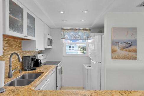 marathon-florida-waterfront-2br-condo-marathon-florida-ushombi-4