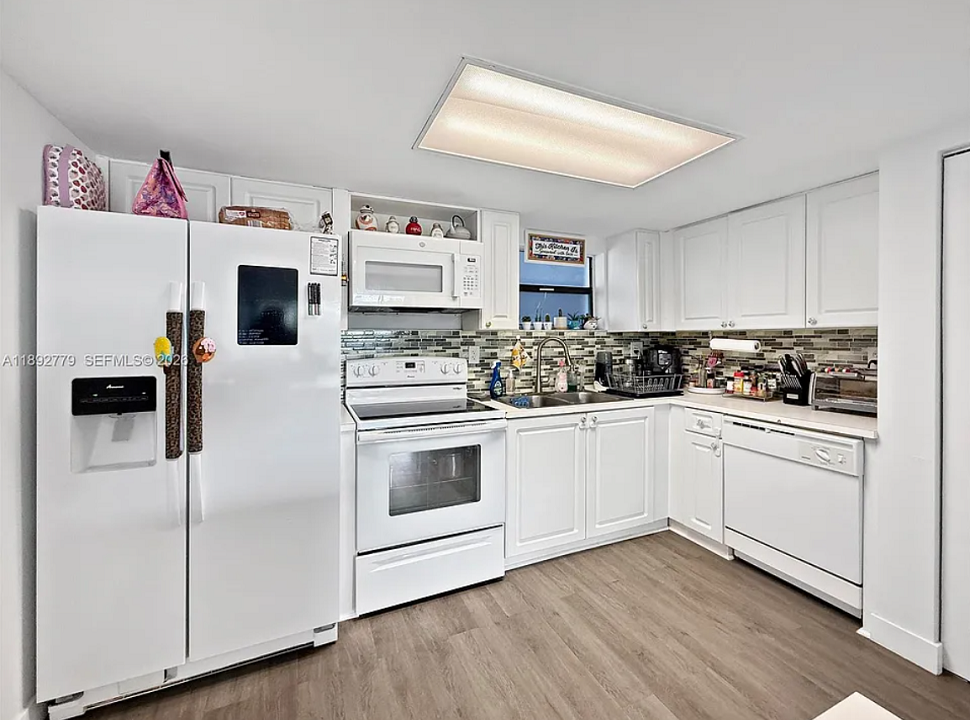 west-kendall-remodeled-3br-condo-miami-florida-ushombi-3