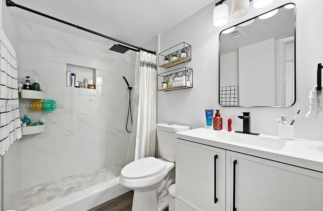 west-kendall-remodeled-3br-condo-miami-florida-ushombi-8