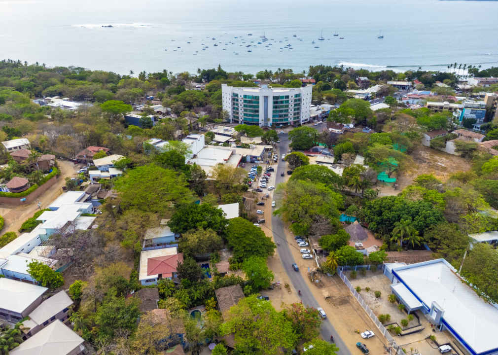 tamarindo-updated-2br-condo-near-beach-costa-rica-ushombi-1