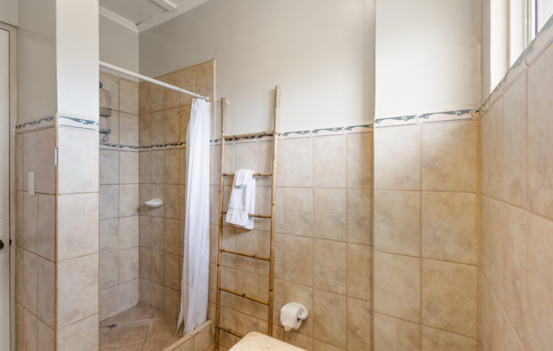 tamarindo-updated-2br-condo-near-beach-costa-rica-ushombi-9