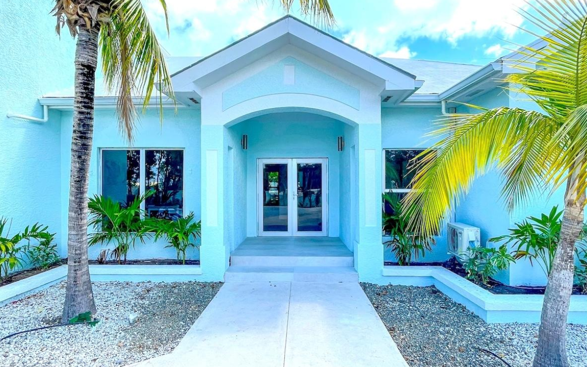 villa-tropica-5br-private-caribbean-retreat-turks-and-caicos-ushombi-3