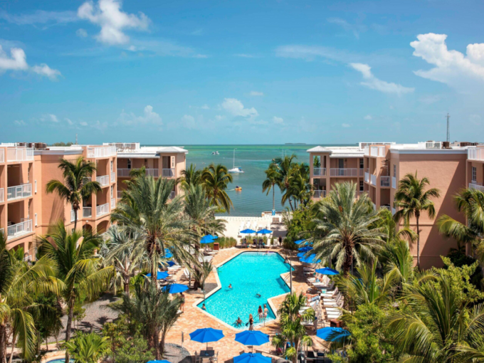 3841 N Roosevelt Boulevard