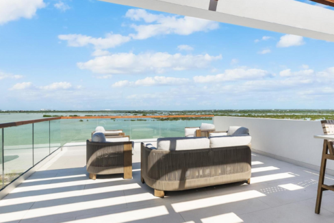 8-turtle-tail-drive-in-turks-and-caicos-ushombi-10