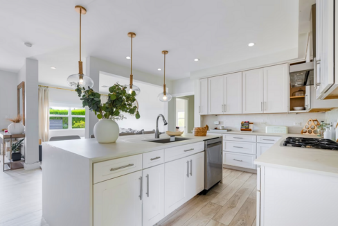 bodden-town-6br-renovated-home-cayman-islands-ushombi-4