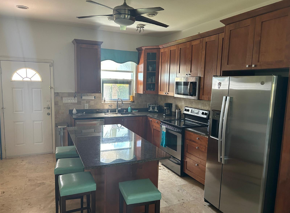 101-palmyra-townhomes-2br-in-grace-bay-turks-and-caicos-ushombi-4